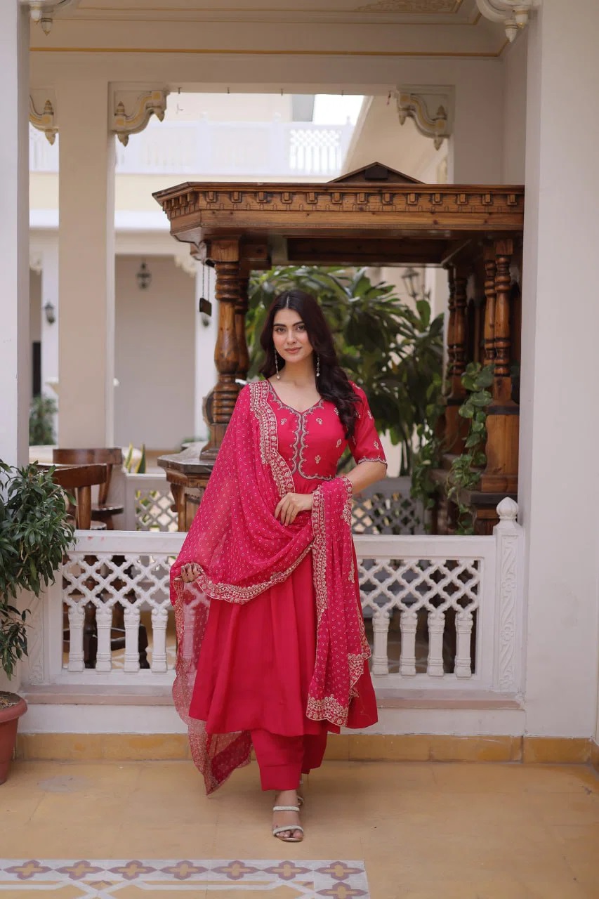 Lw 9328 Mul Chanderi Embroidered Kurti Set With Dupatta
